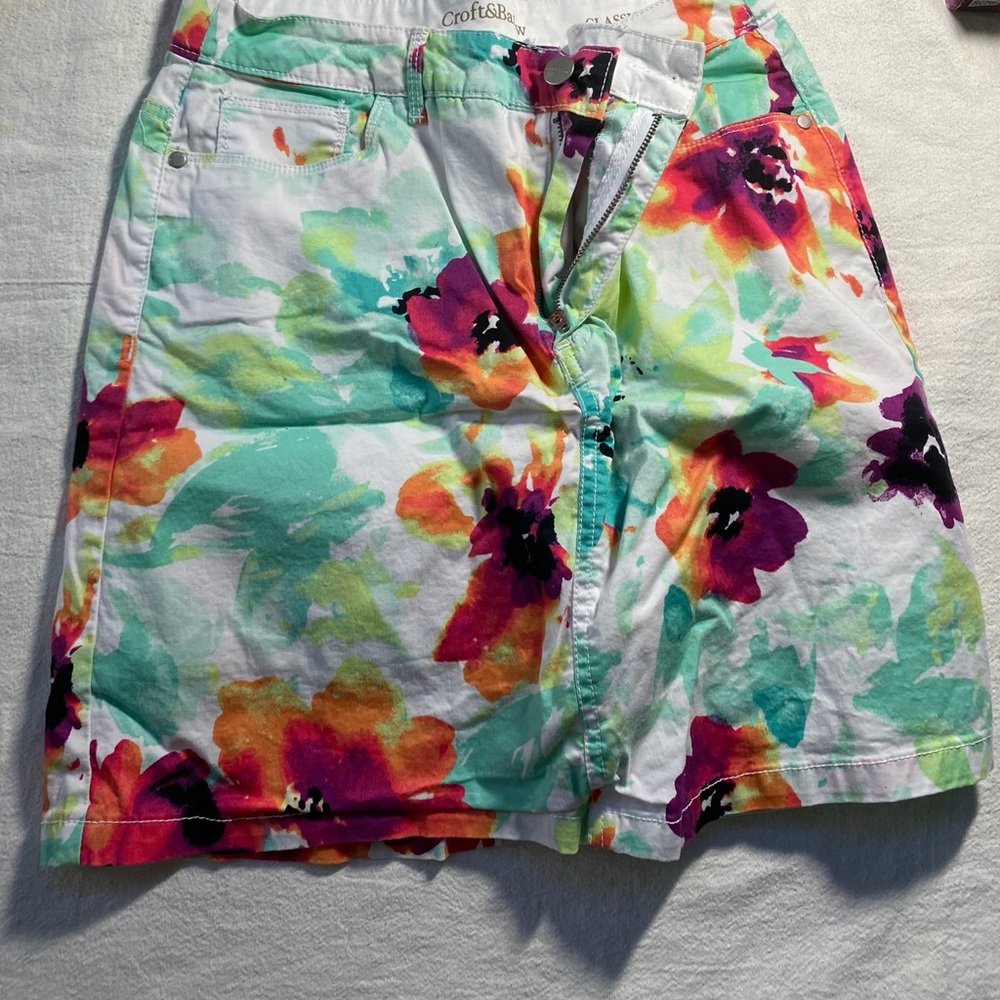 Size 10 women’s croft and barrow Floral skirt